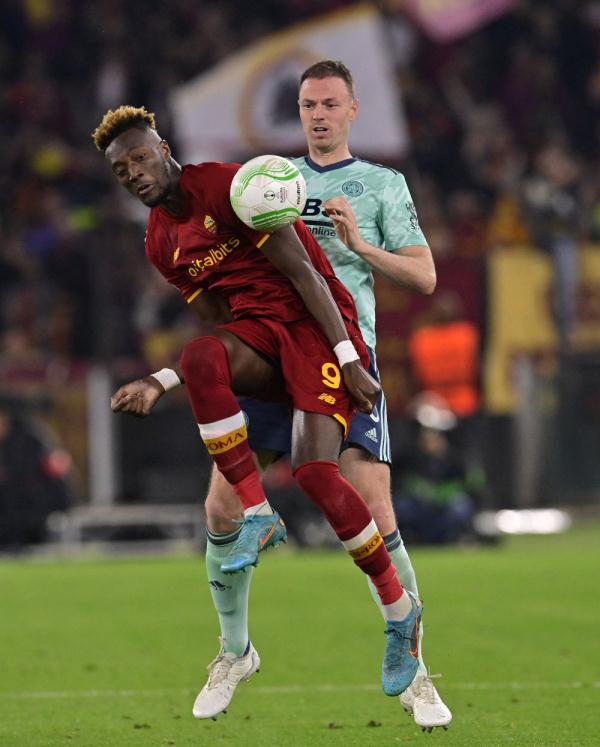 罗马队中场调度灵活,掌控场面主动出击(cctv4和cctv5直播申奥的中场休息片段) 罗马队中场调度灵活,掌控场面主动出击(cctv4和cctv5直播申奥的中场休息片段)