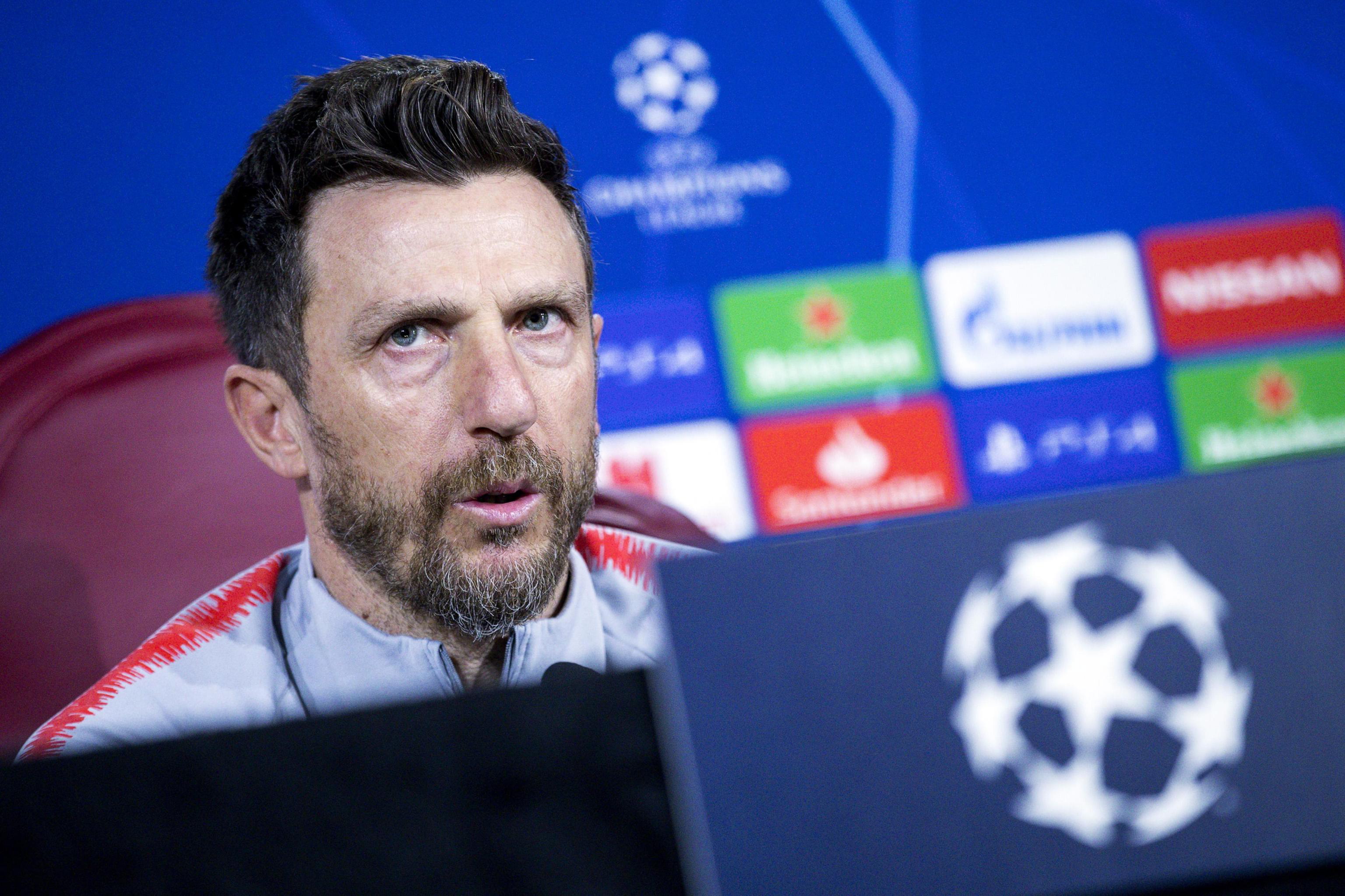 罗马队中场调度灵活,掌控场面主动出击(cctv4和cctv5直播申奥的中场休息片段) 罗马队中场调度灵活,掌控场面主动出击(cctv4和cctv5直播申奥的中场休息片段)